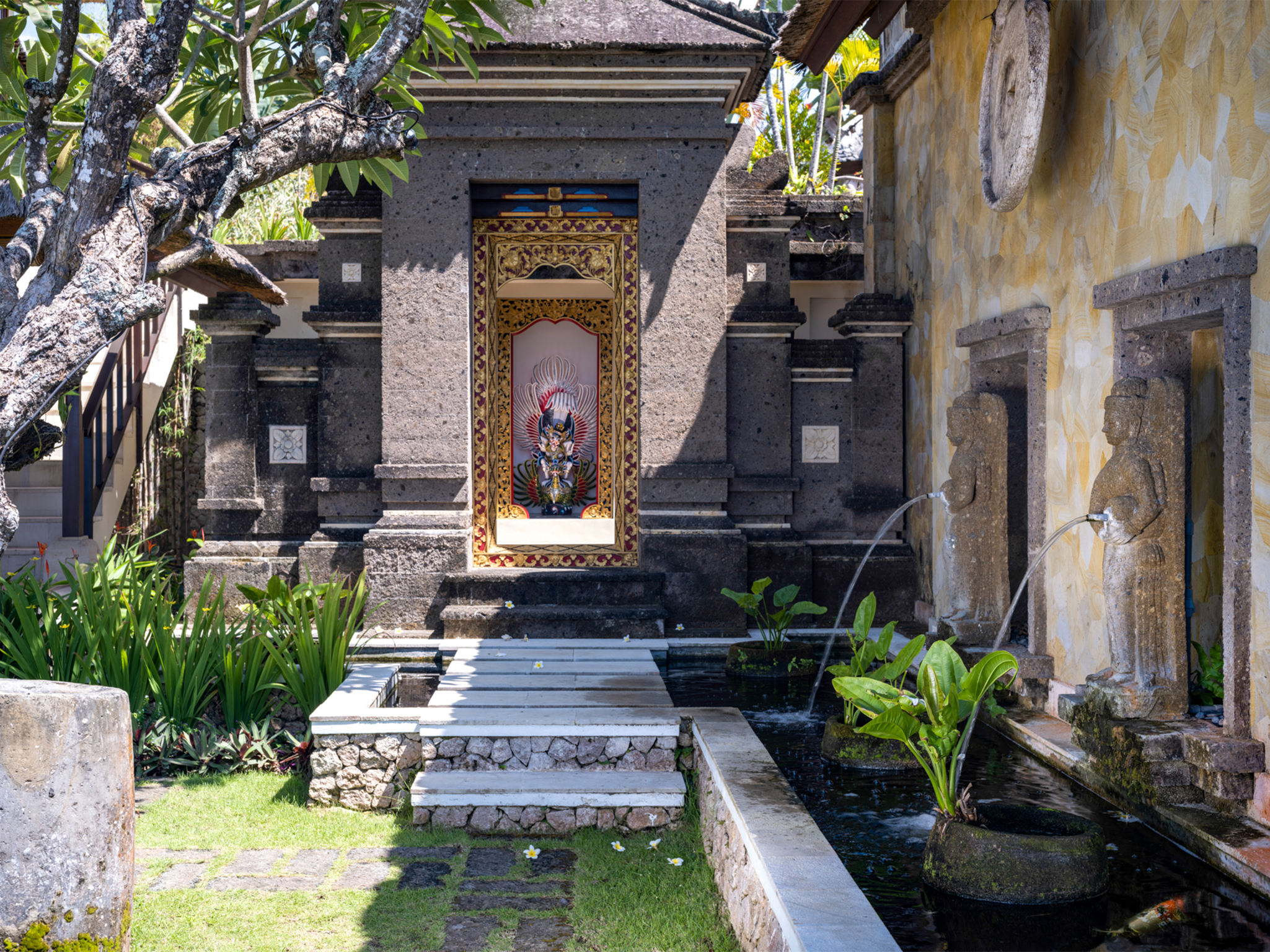 Villa Cemara - Temple and water feature - Villa Cemara, Sanur, Bali